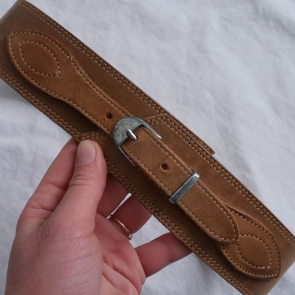 Wide light brown leather vintage western belt - Picture 4 of 4
